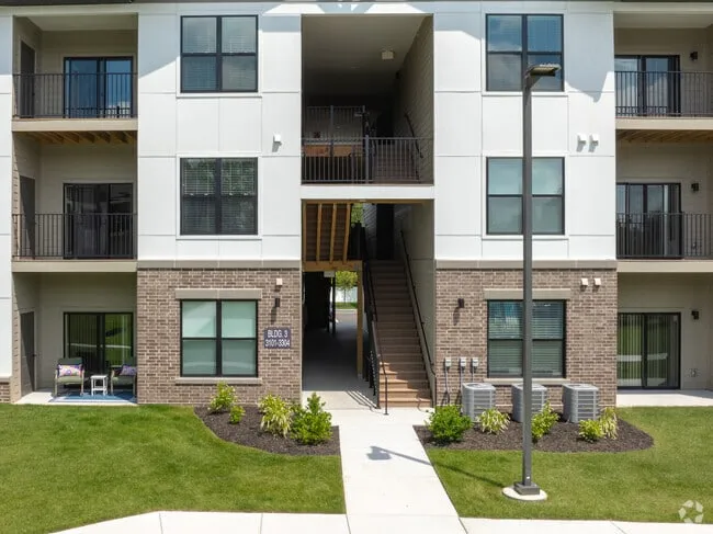 the-sullivan-lake-saint-louis-mo-building-photo (11)