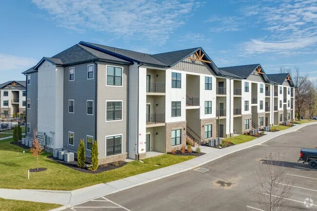 the-sullivan-lake-saint-louis-mo-building-photo (7)