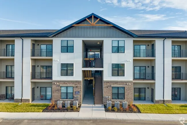 the-sullivan-lake-saint-louis-mo-entrance (1)