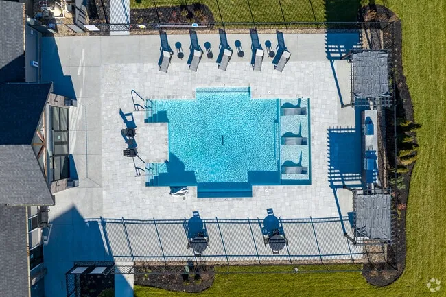 the-sullivan-lake-saint-louis-mo-pool